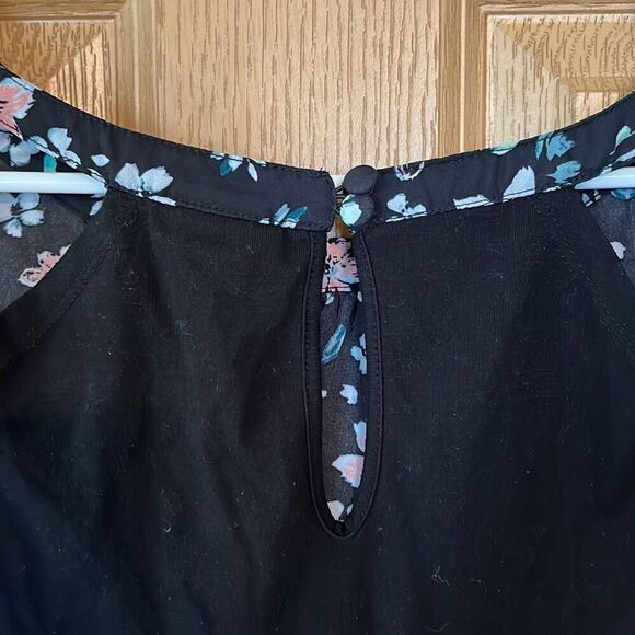 Torrid Black Floral Georgette Sleeveless Cutout Tank Top 2X - Picture 6 of 9